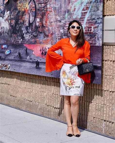 How To Wear A Skirt In A Casual Chic Way Casually Chic Skirt Outfits