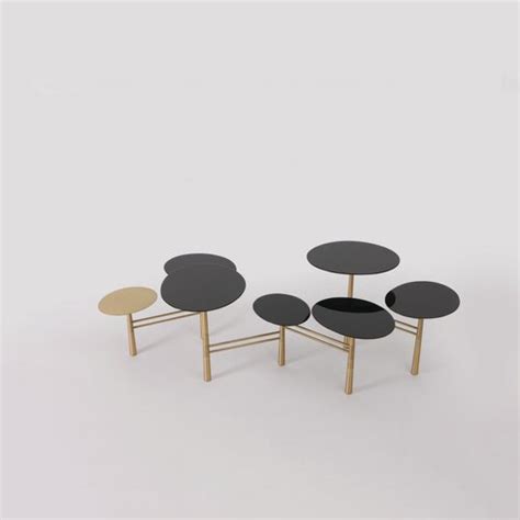 Coffee table with feet in brushed brass and tops in lacquered wood handmade in lebanon by nada debs. Table Pebble par Nada Debs en vente sur Pamono