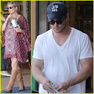 Chris Hemsworth Elsa Pataky Enjoy A Pizza Lunch Date Chris Hemsworth Elsa Pataky Pregnant