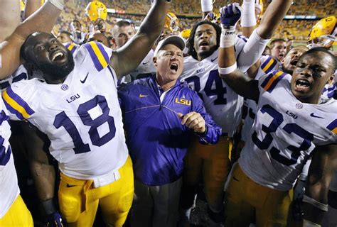 College Football Bowl Predictions Lsu Tigers Hold Off Clemson In Exciting Chick Fil A Bowl