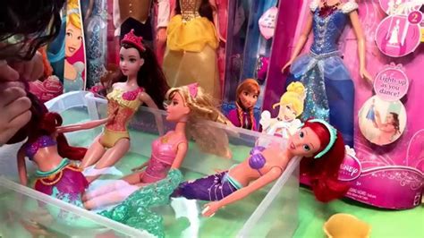 Disney Princess Bath Beauty Magic Color Change Doll Belle Aurora