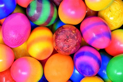 6 Fun Easter Egg Decorating Ideas To Try With Your Little Ones A