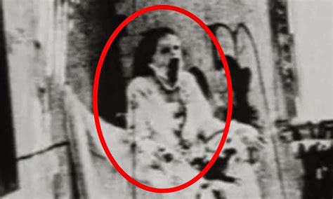 10 Creepiest Ghost Photos Ever Taken