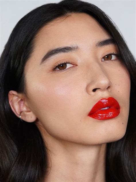 7 Simple Tips For Anyone To Look Amazing In Bold Red Lipstick