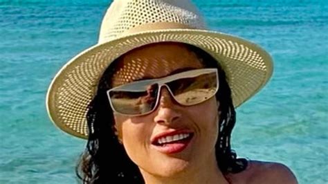 salma hayek 57 stuns in a skimpy red bikini as she celebrates birthday at the beach the us sun