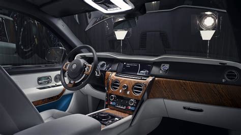 Discover the interior of the worlds most expensive suv. Rolls-Royce Cullinan sheds camouflage - Autodevot