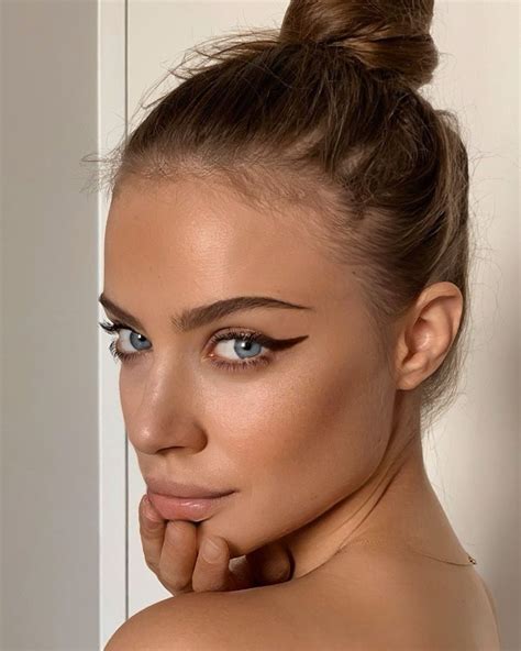 Xenia Tchoumitcheva Face Makeup Ideas Beautiful Lips Hair Style