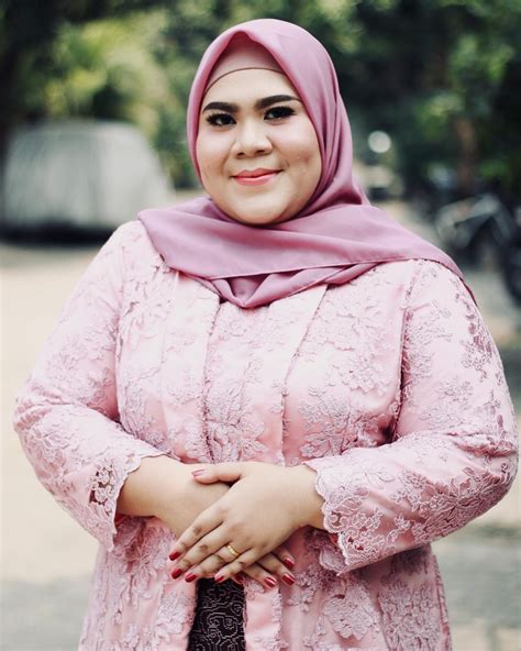 Model kue ulang tahun terbaru untuk suami. Model Kebaya Brokat Untuk Orang Gemuk Berhijab - Galeri Busana dan Baju Muslim