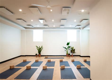 Heatwise Hot Yoga Studio Interior Yoga Studio Design Yoga Studio