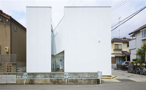 Slice Of The City Home In Japan Uses Bold Angles To Solve Tricky Space