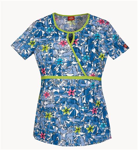 The Mountain View The 5 Floral Scrub Tops We Love Now