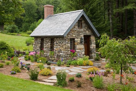 Small Stone Cottage In New Hampshire
