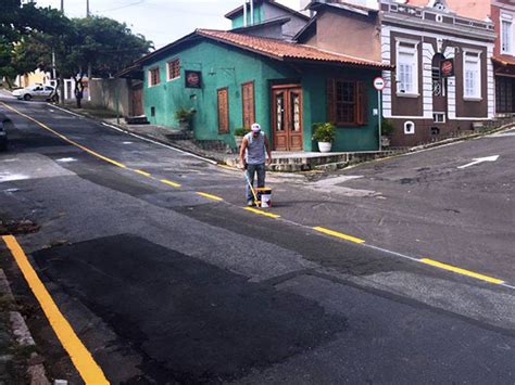 Prefeitura De São Roque Realiza Implantação De Mão única Na Rua Padre Marçal Guia São Roque