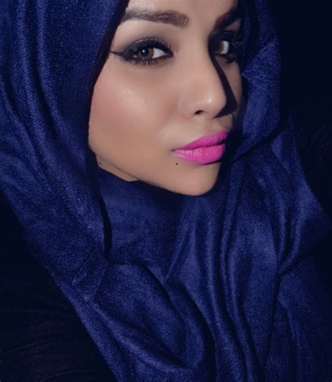 Love Hot Pink Against The Cobalt Hijab Hijab Style