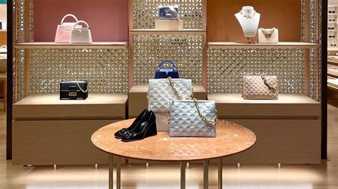 Louis Vuitton London Heathrow T4 Store In Hounslow United Kingdom Louis Vuitton