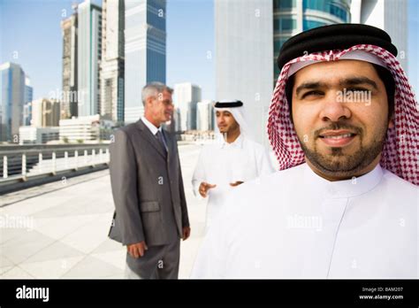 Dubai Arab Men In Portrait Fotos E Imágenes De Stock Alamy