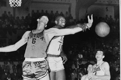 Earl Lloyd Nbas First Black Player Dies At Age 86 Here And Now