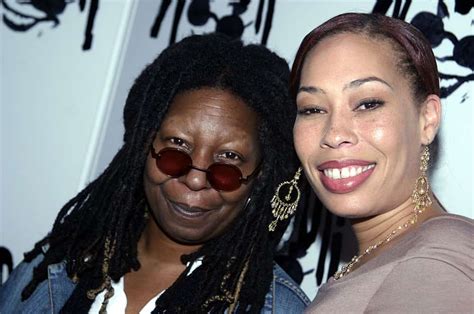 Who Is Whoopi Goldbergs Spouse The Actresss Relationship History