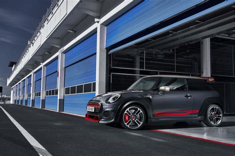 World Premier Jcw Pack And 2011 Jcw Tuning Kit Motoringfile