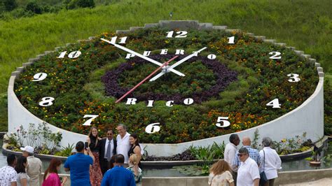Monumental Reloj De Flores En Aibonito Videos Primera Hora