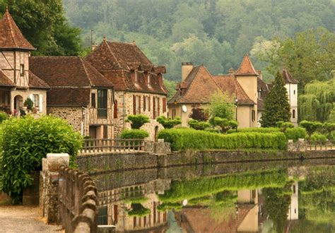 Hilltop Villages of the Dordogne