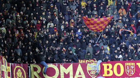 As Roma Ultras Roma A Frosinone Coro Ultras Romanisti Youtube