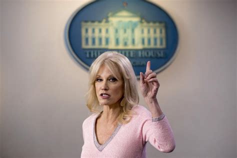 Kellyanne Conway Proche Conseillère De Trump Va Quitter La Maison Blanche