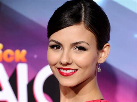 Victoria Justice Measurements Height Weight Age Feet Size And Net