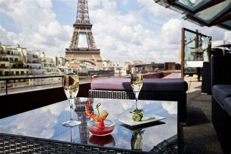 Luxurious Restaurants Near Eiffel Tower In Paris