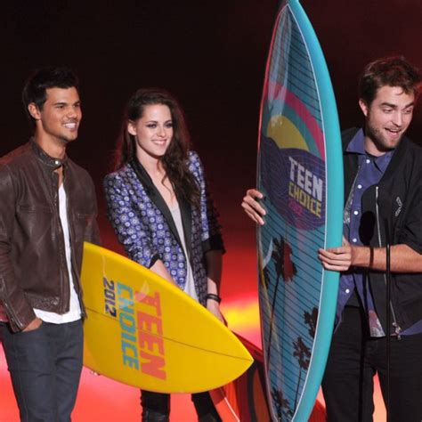 Taylor Lautner Kristen Stewart Y Robert Pattinson En La Gala Teen Choice Awards Alfombra