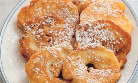 The simple batter is soft with a touch of cinnamon that will perfectly satisfy your sweet tooth. Quick and Easy Italian Apple Fritters Recipe - Relish