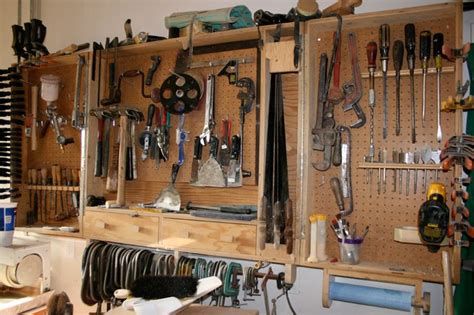 All of our wood working machines are rigidity, stability and easy to operate. A woodworkers basic tool kit | Wood shop