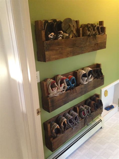 Build this handy stool in one hour and park it in your closet. Dyi shoe rack made out of pallets! Project I have been ...