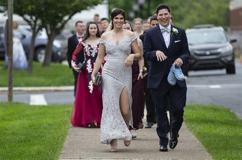 Prom In The Summer Central Pa High Schools Consider Options For The