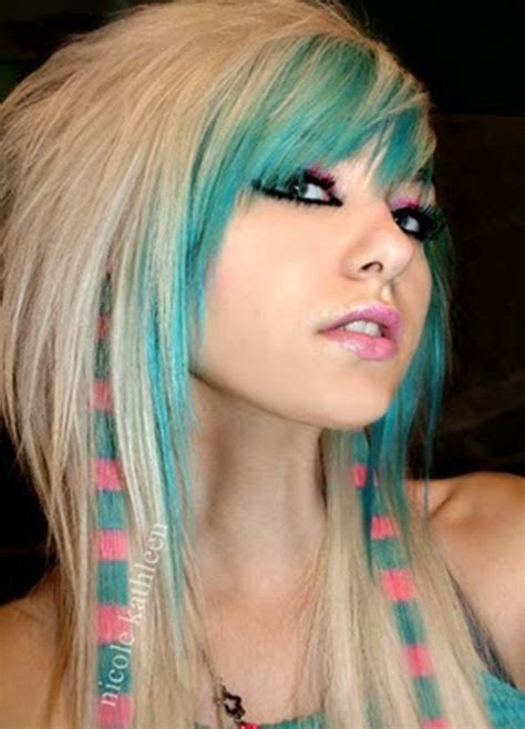 40 Cute Emo Hairstyles What Exactly Do They Mean Fashion Emo Hair Gothic Hairstyles Hair