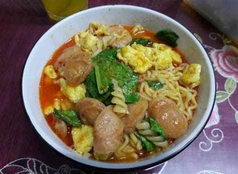 Inilah variasi seblak yang bisa kamu sajikan sebagai menu selingan sore untuk keluarga tersayang. Resep Seblak Mie, Hidangan Khas Sunda yang Lagi Ngehits