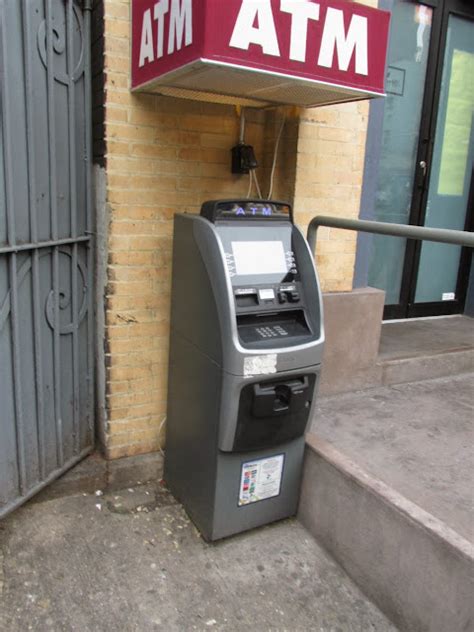 Midtown Blogger Manhattan Valley Follies Avoid Those Street Atm S In Nyc
