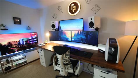 The Youtube Office Setup Battlestations