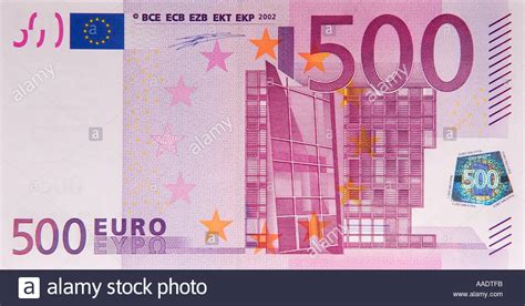 Euroscheine als scheck,.den man natürlich nicht wirklich einlösen kann. front of 500 Euro note Stock Photo: 4113658 - Alamy