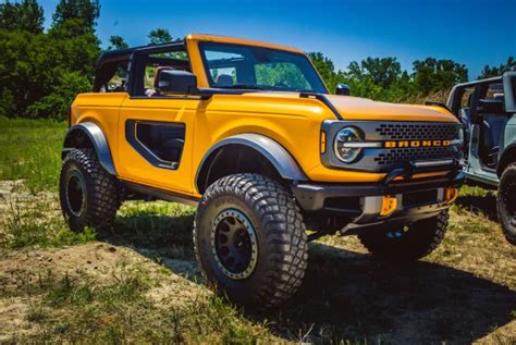 New 2022 Ford Bronco Buyers Are Going For A Manual Gearbox Review