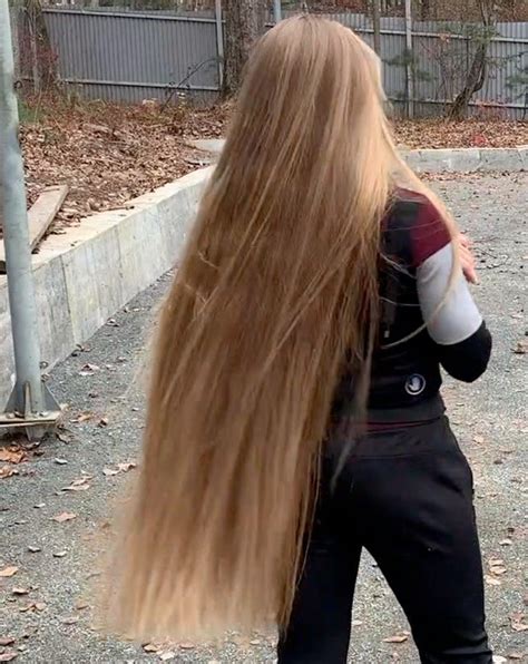 Video Blonde Rapunzel Working Out 2 Realrapunzels Long Hair