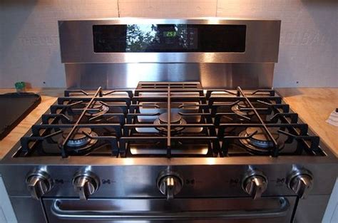 Stainless steel is a strong and durable metal, but sometimes its finish can get scratched. How to Remove Scratches & Stains From a Stainless Steel Cooktop | Cleaning stainless steel ...