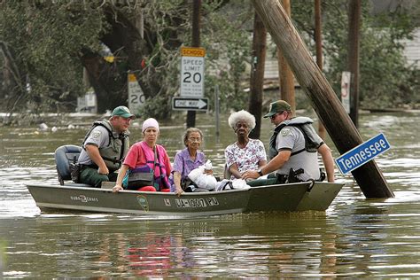 Hurricane Katrina Anniversary Powerful Photos Of Devastation In New
