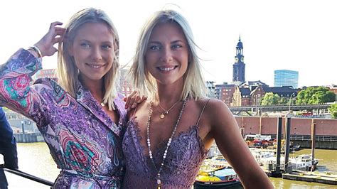 „just happy 😊 #glitter #spain #summer #love #valentinaontour. Cheyenne & Valentina: So unterscheiden sich die Pahde-Twins | Promiflash.de