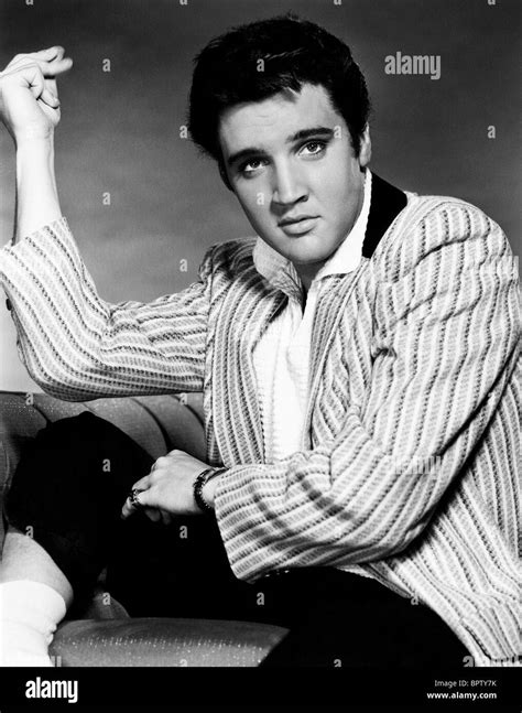 Elvis Presley Cantante Y Actor 1958 Fotografía De Stock Alamy