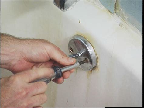 How To Unclog A Bathtub Using The Trip Lever How Tos Diy