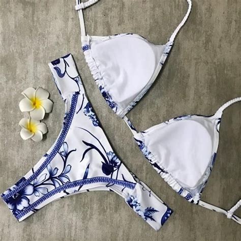 Dayscloth White Blue Flowers Print In Deep V Neck Slim Bikini