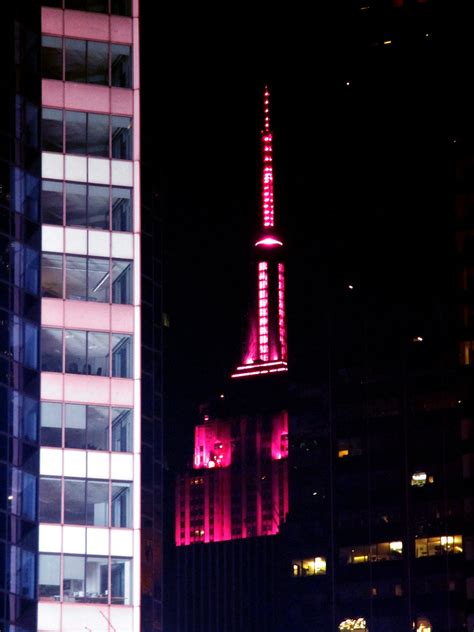Valentine Day Empire State Building Lit Up Red In Times Sq Flickr