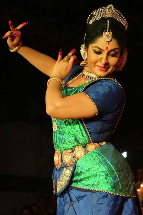 Asha Sarath The Indian Classical Dancer And Cute Actress