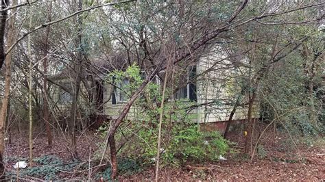 Forgotten Georgia Abandoned Home In Southeast Atlanta